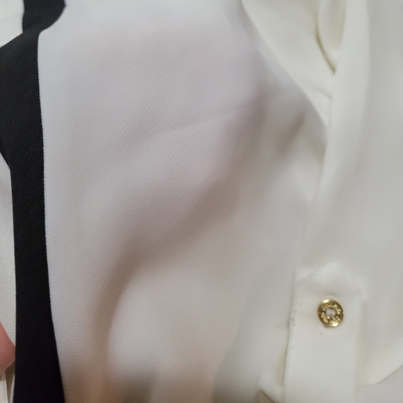 Beautiful blouse - Picture 4 of 5